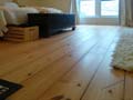 wide_plank_pine_bedrom